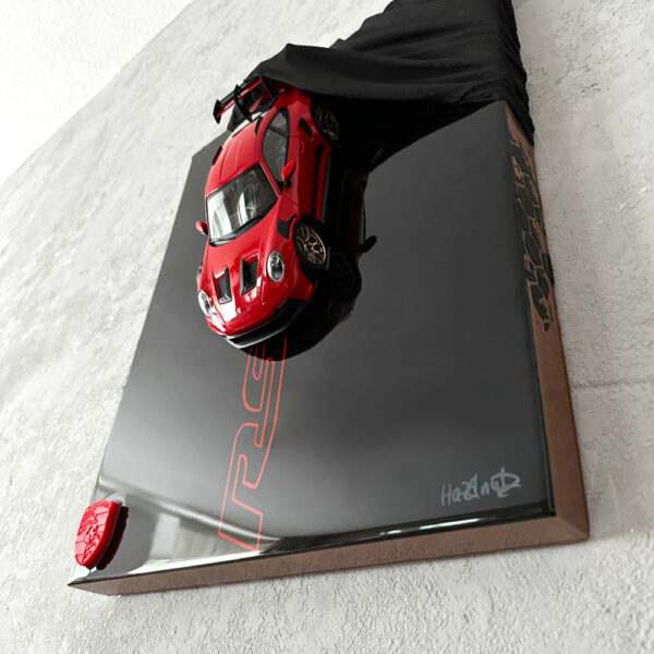 "Red in Black" – Bild 13